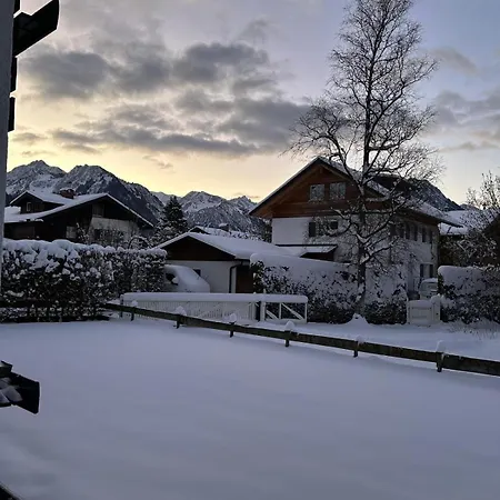 Gemuetliches Zirbenstuebchen * Oberstdorf